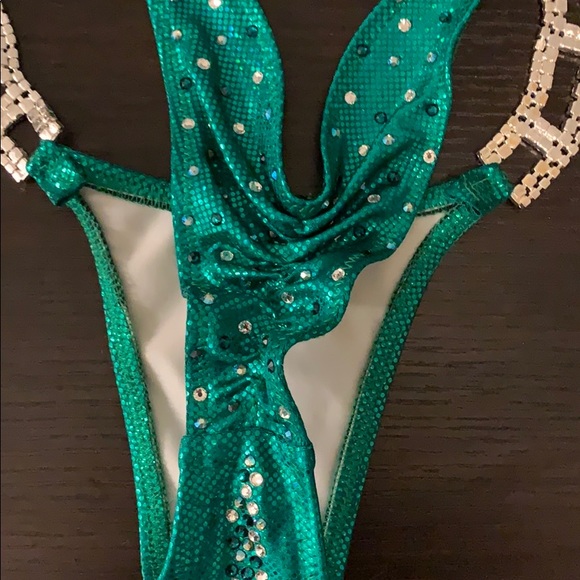 Bikini competition suit. - Picture 2 of 5